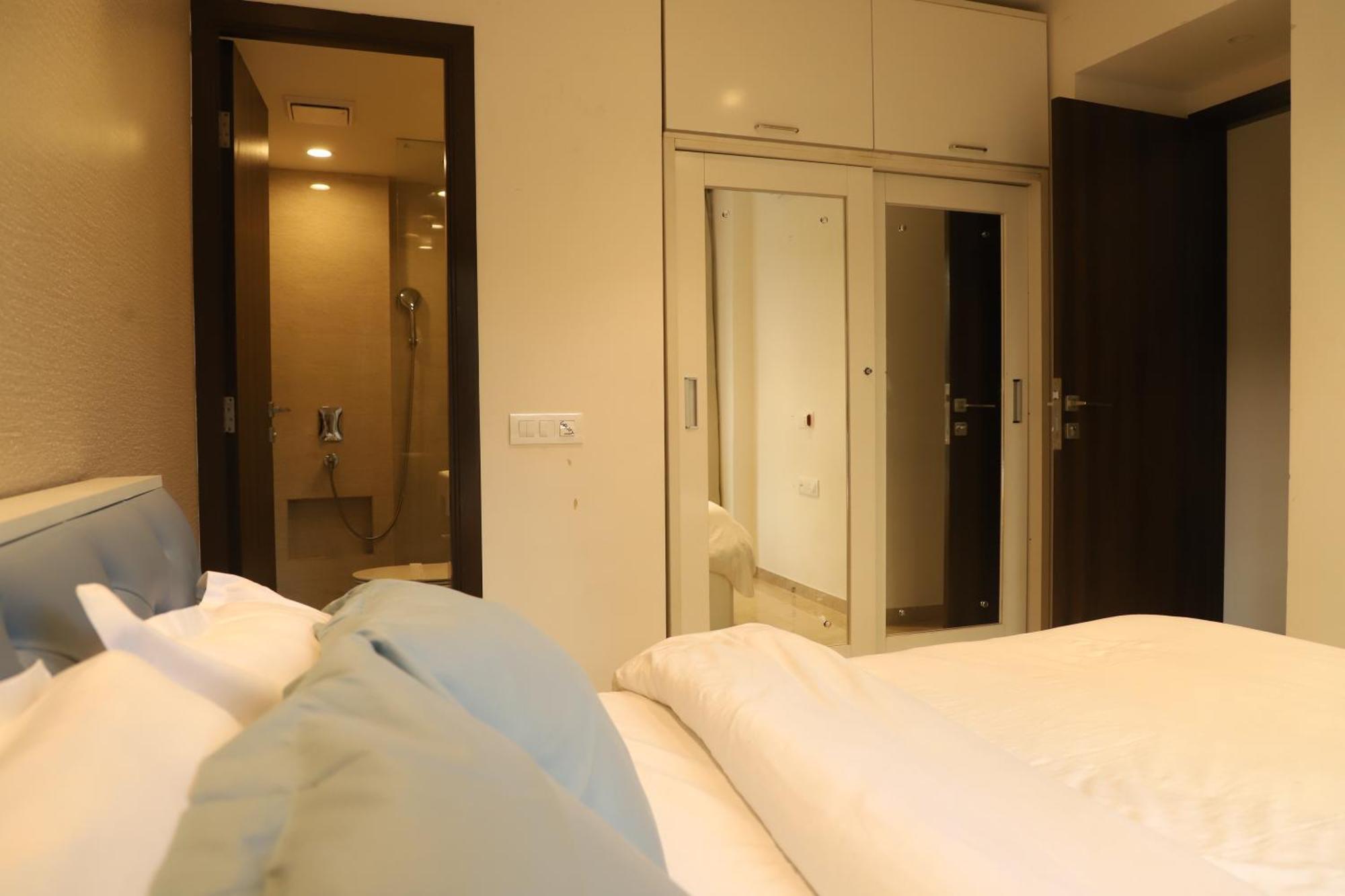 Zenia Luxury Suites And Serviced Apartments Mumbai Exterior foto